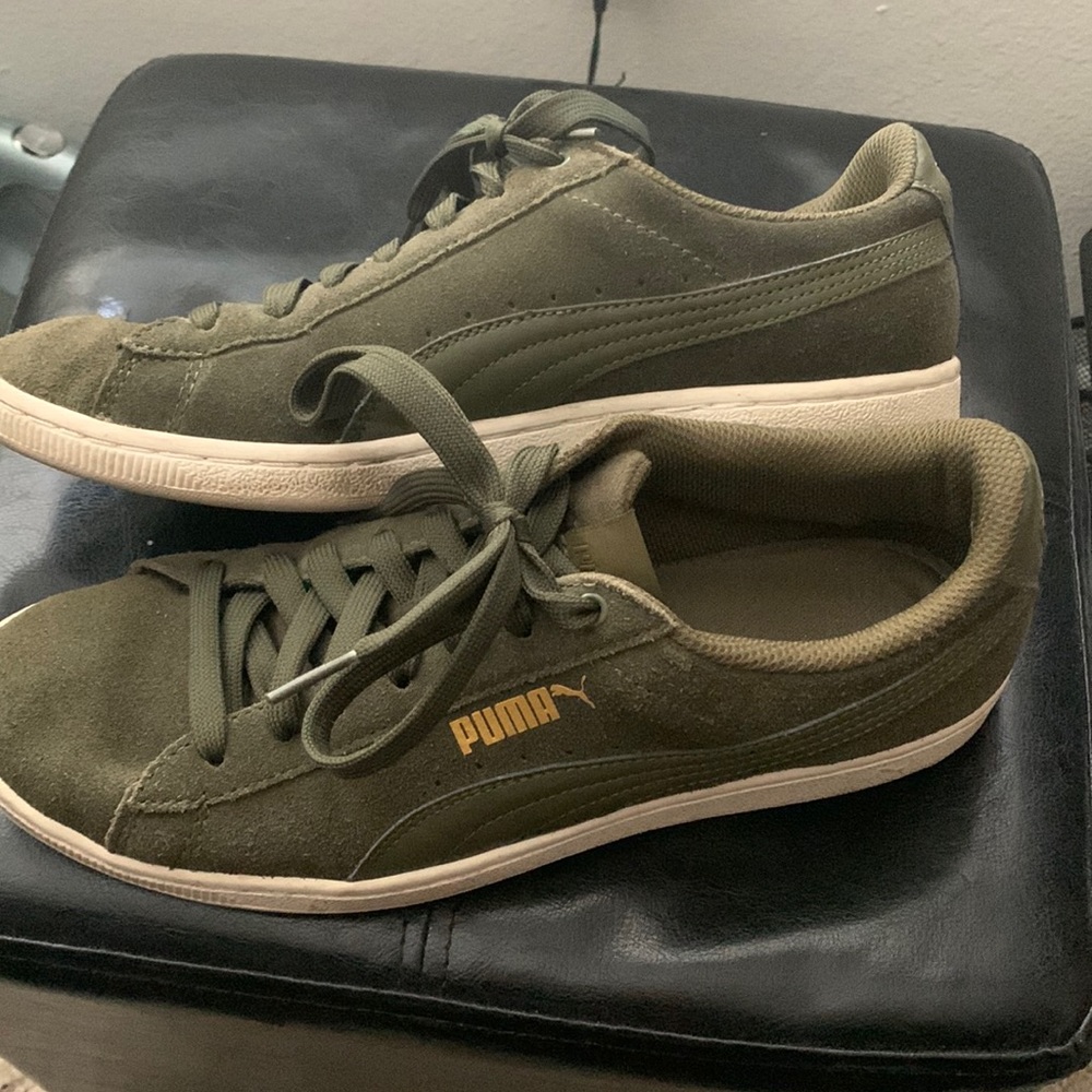 Suede Puma shoes